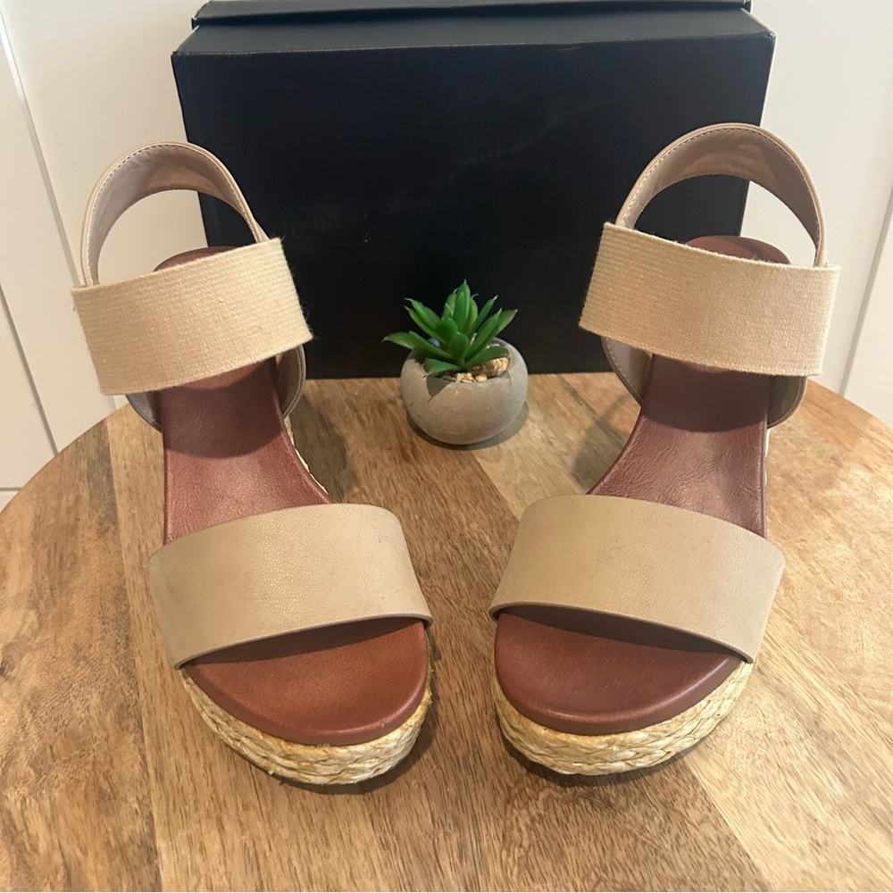 MIA Women's Tan Wedge Platform Espadrille Sandals EUC - Picture 2 of 6